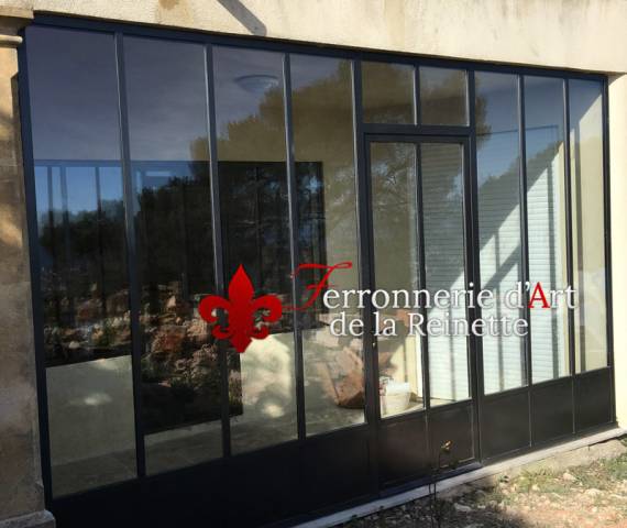 Porte en verre structure metal style atelier d'artiste à Toulon