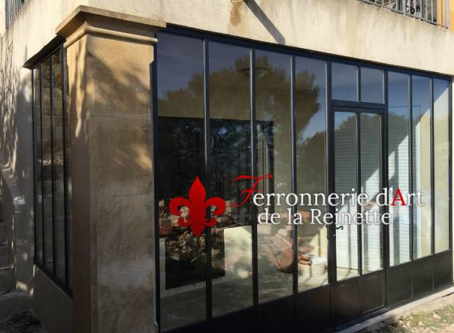 Porte en verre structure metal style atelier d'artiste à Toulon