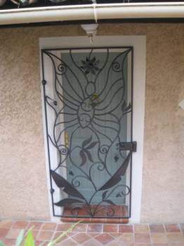 porte fer forge papillon bandol var 83